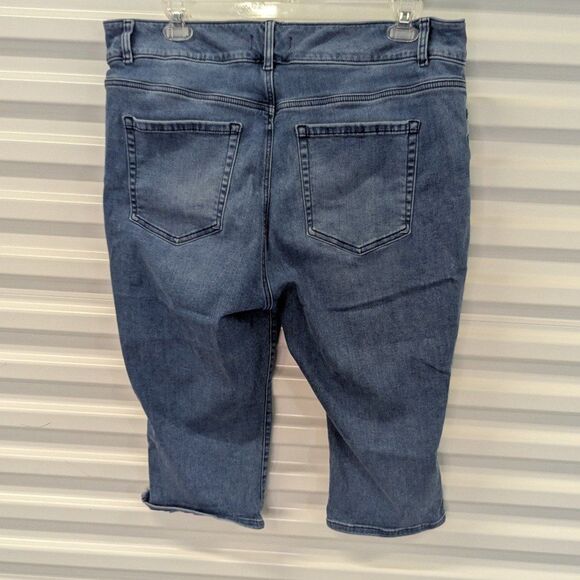 Lane Bryant Size 22 Pedal Pusher Capri Jeans - Picture 4 of 7